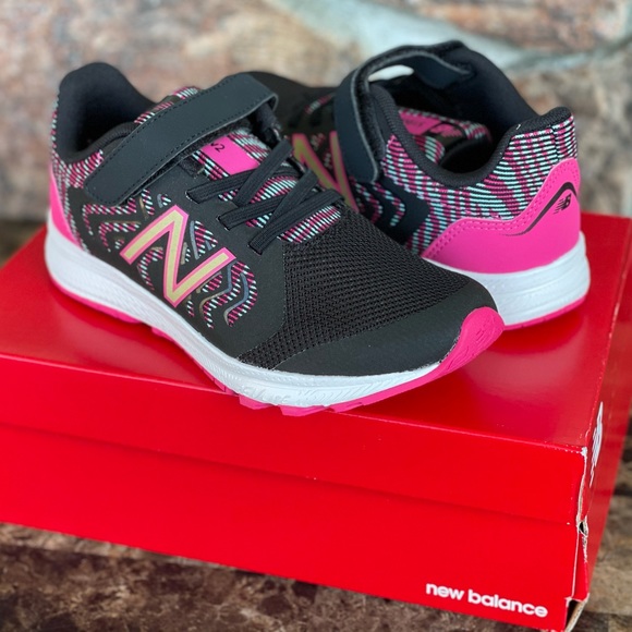 New Balance Little Girls 519V2 Stay-Put sneakers - Picture 5 of 10